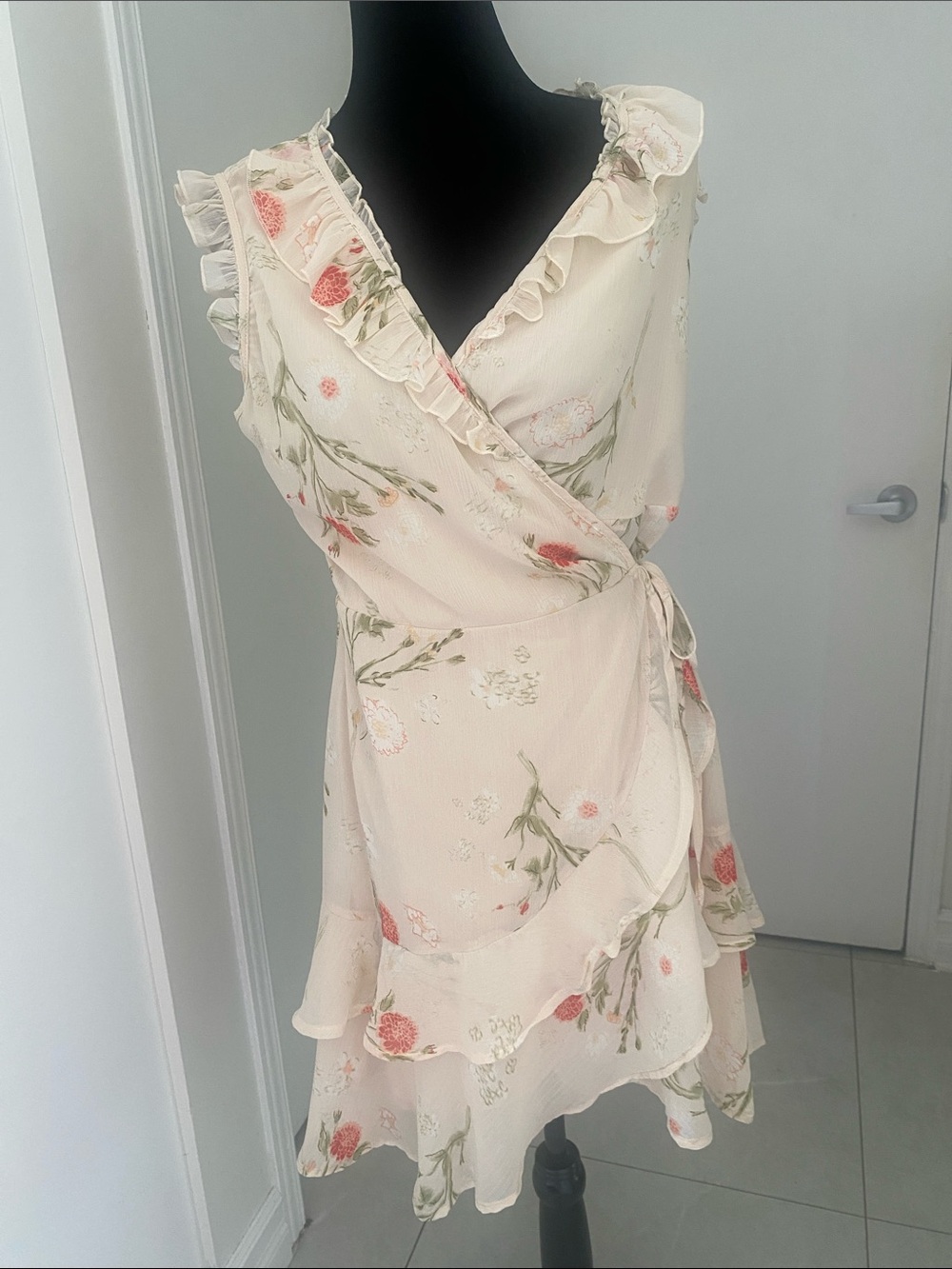 MILE END Floral Ruffle lined Wrap Dress  Floral Cream & Orange Size Medium